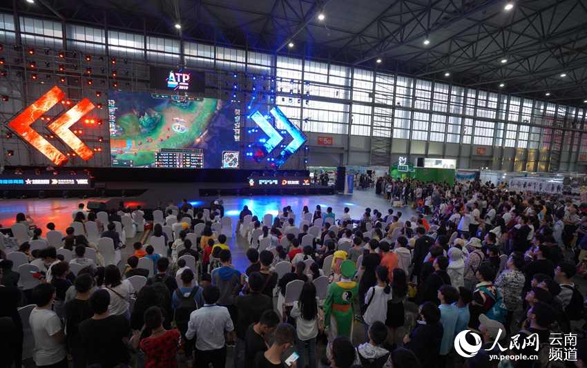 坚强后盾 坚强后盾